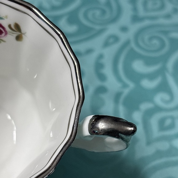 Elizabethan Fine Bone China Teacup & Saucer England - Picture 13 of 16